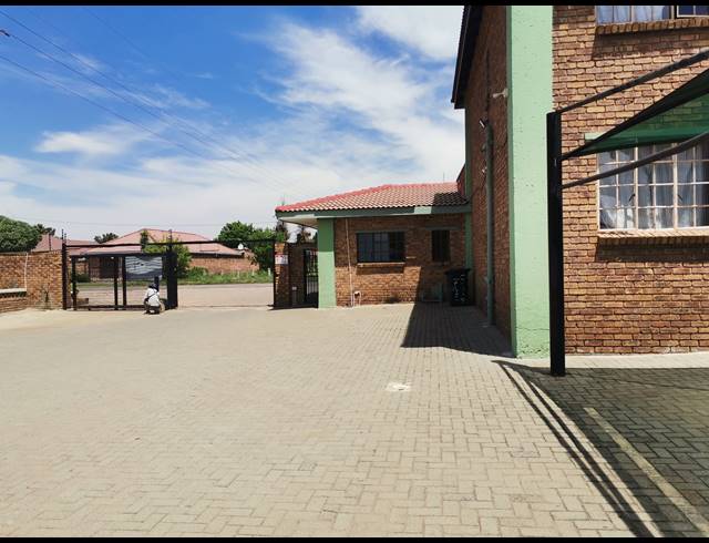 2 BEDROOM APARTMENT FOR SALE IN MODDER EAST
